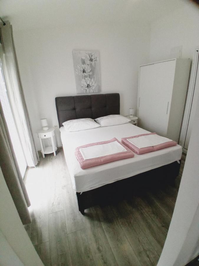 Tonka Apartments Gradac  Eksteriør billede